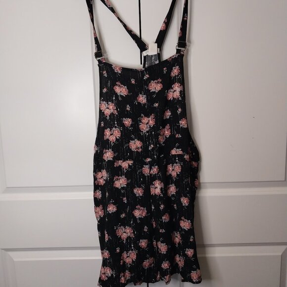 Love, Fire Juniors Flower Romper - Picture 1 of 6